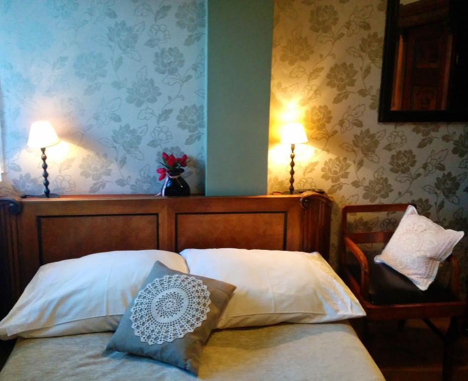 Dom Na Rozcesciu Bed and Breakfast Koniaków Rum bild